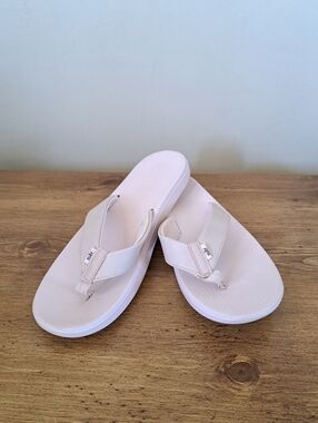 Nike Women's Bella Kai Thong Sandals Flip Flop Pale Pink Colour Women’s Size 11